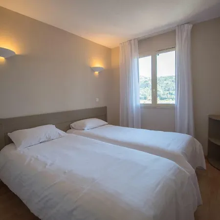 Aparthotel Lou Castelet 3*